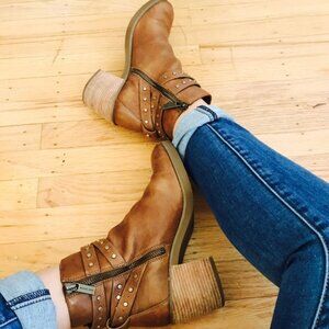 Sz 7 Michael Kors Fawn Booties Brass Stud Double Strap Brown